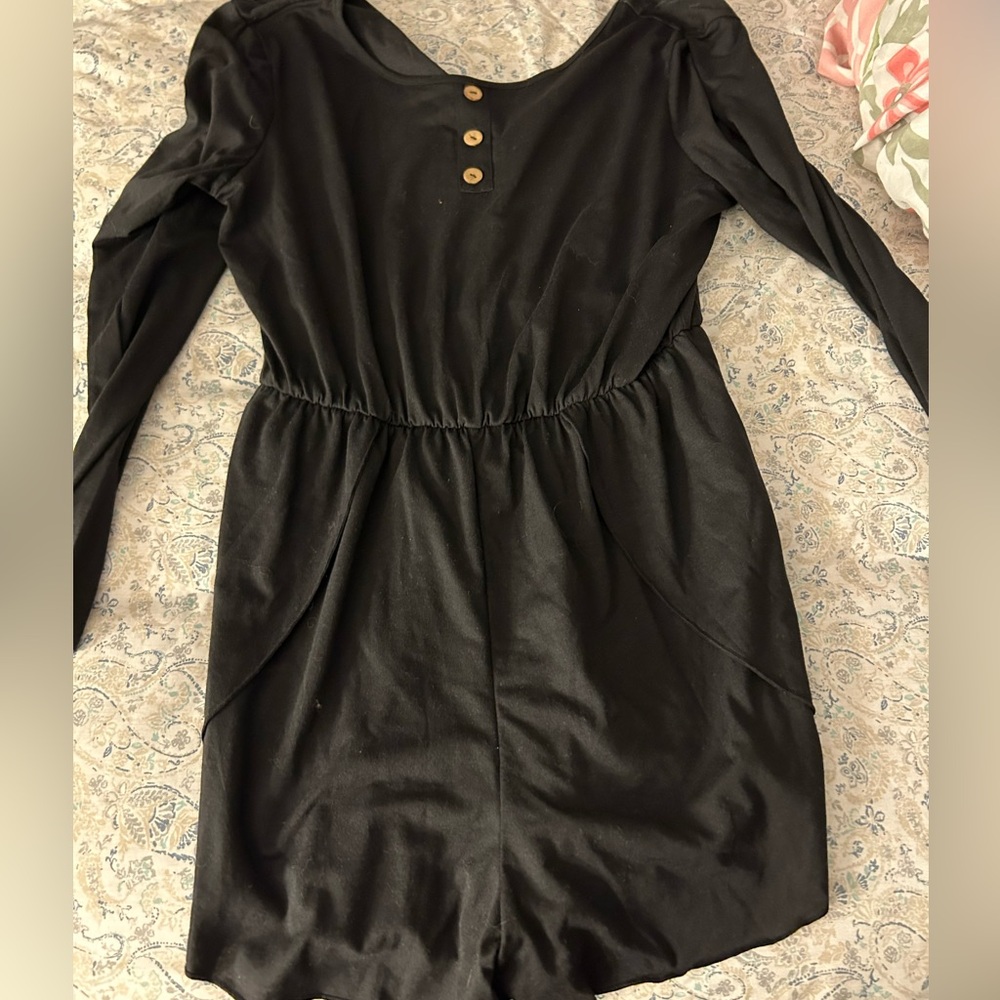 Black romper size large